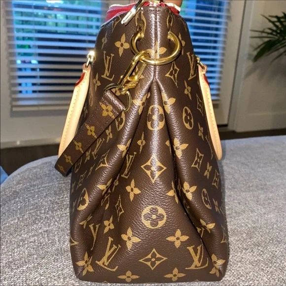 π LIKE NEW πLOUIS VUITTON CERISE PALLAS MM - Picture 14 of 16